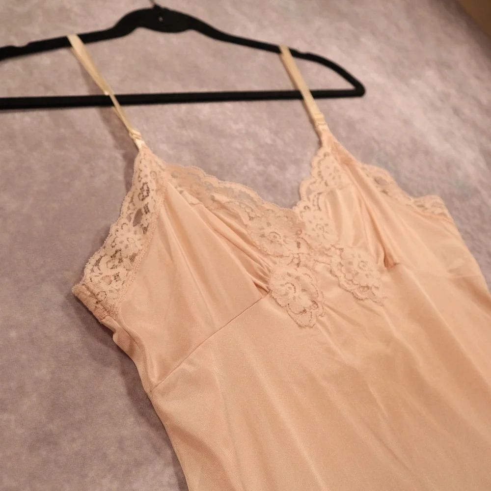 Vintage Vassarette Quintessence Beige Lace Full Slip Nightgown Womens M Coquette